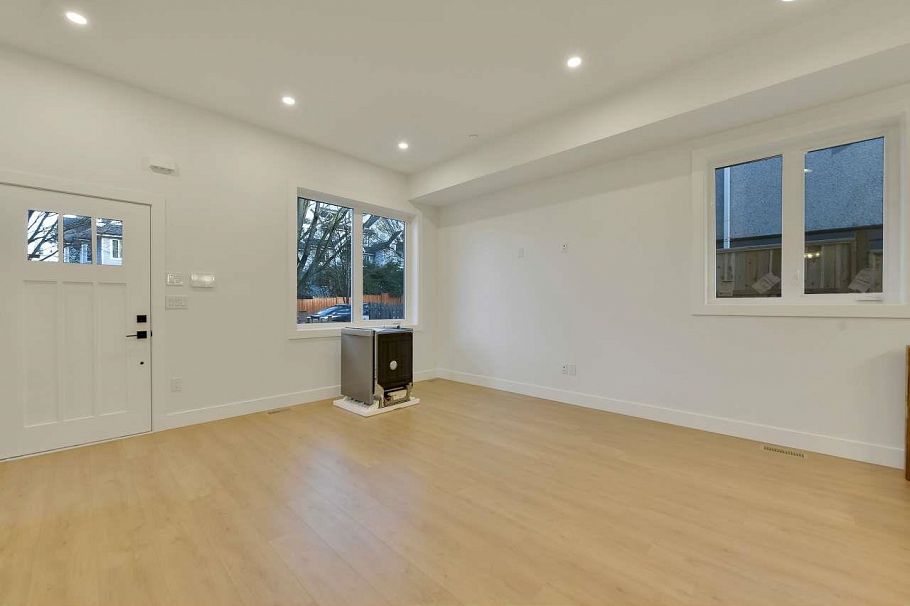 1 1436 E 1st Avenue Vancouver, BC - 9