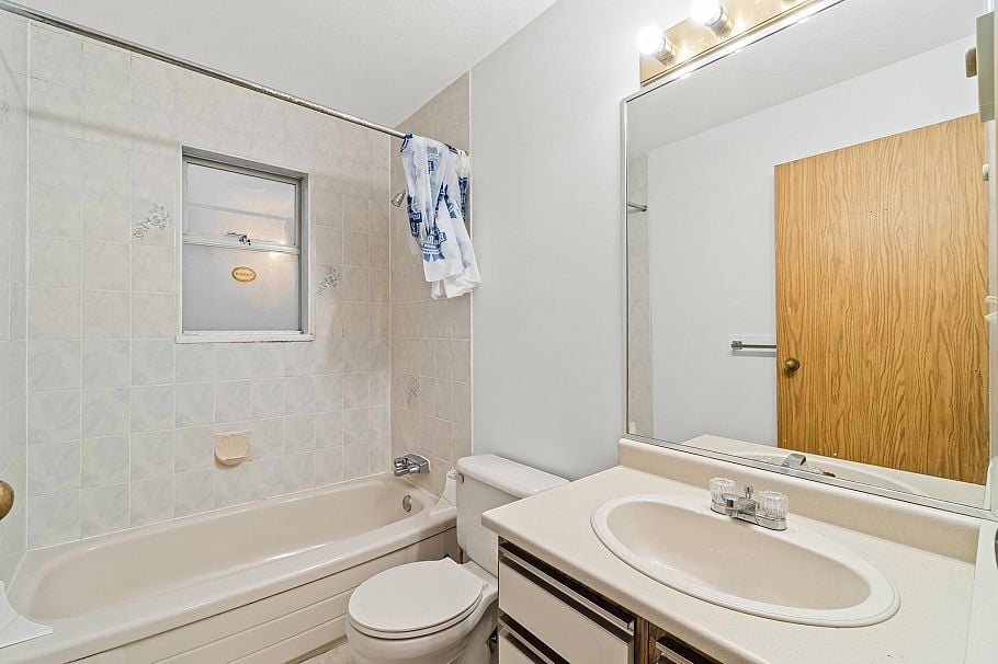 3529 Napier Street Vancouver, BC - 31