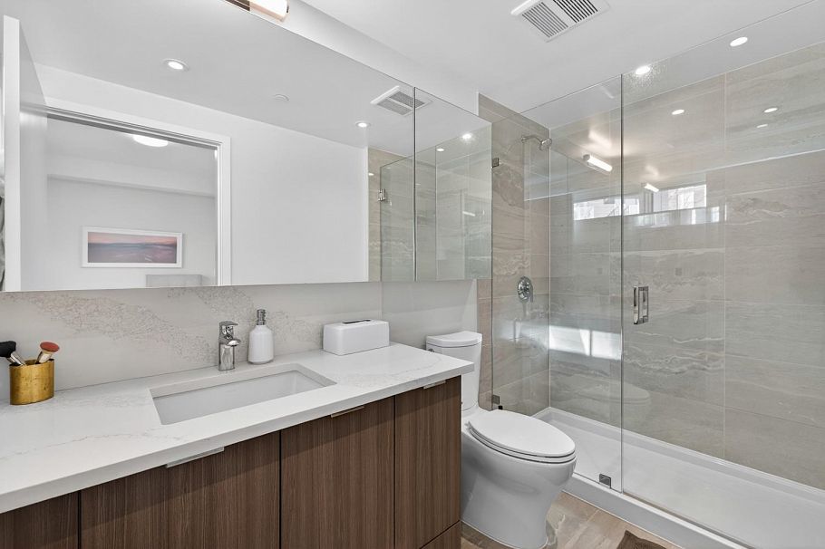 3 8693 Oolichan Way Vancouver, BC - 18