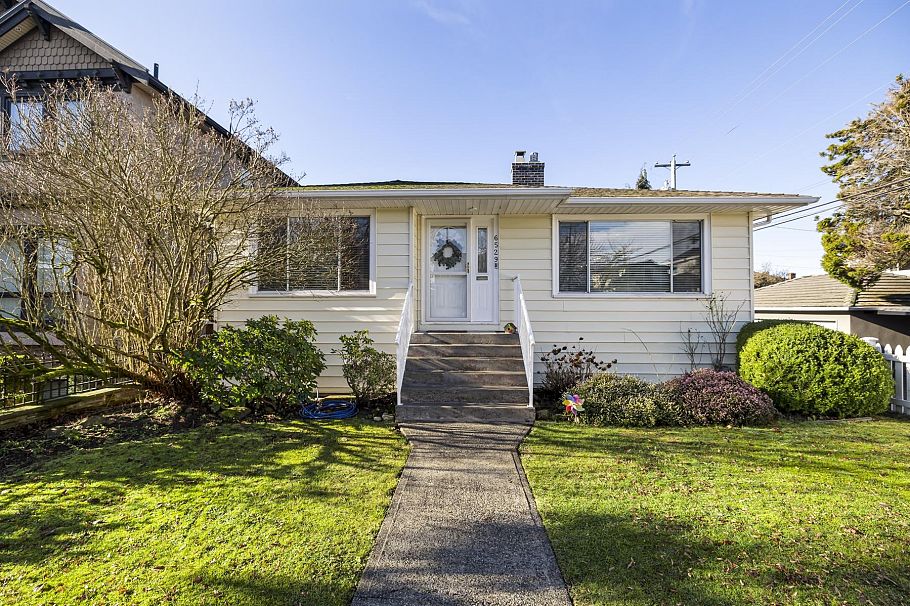 6529 Dawson Street Vancouver, BC - 3