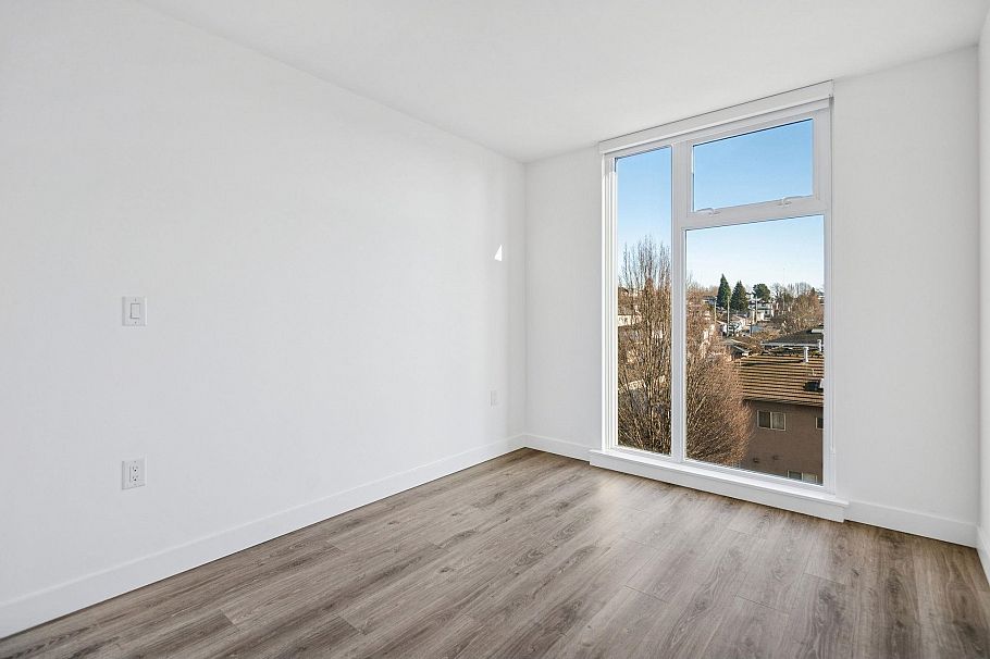 306 8181 Chester Street Vancouver, BC - 8