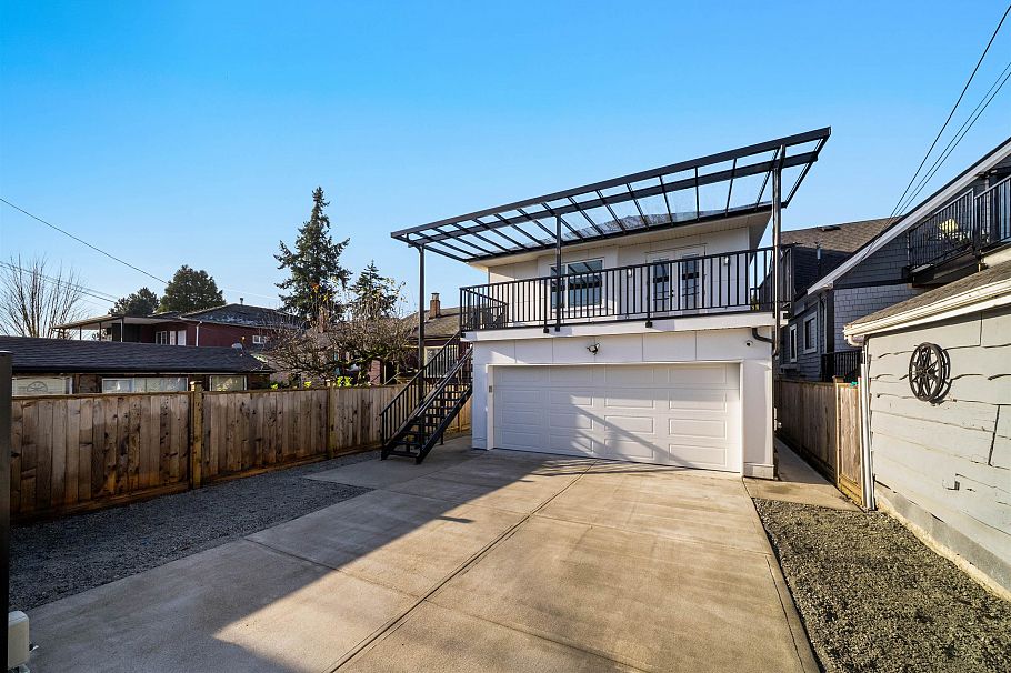 5304 Fraser Street Vancouver, BC - 35