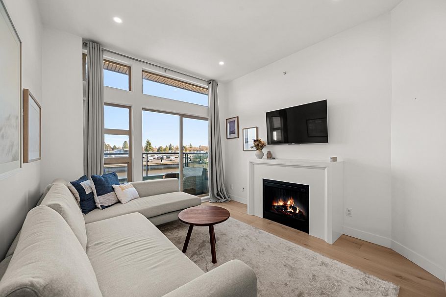 409 4550 Fraser Street Vancouver, BC - 5