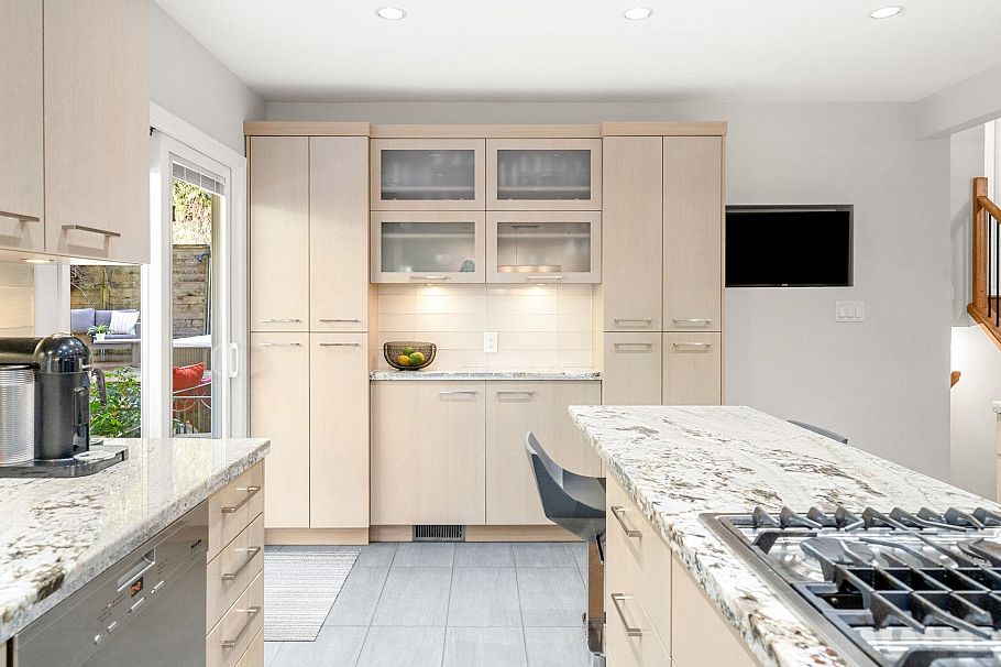 4966 Ranger Avenue North Vancouver, BC - 6