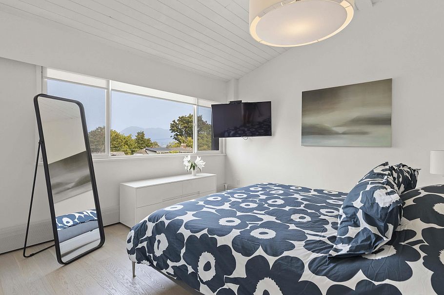 4615 W 7th Avenue Vancouver, BC - 25