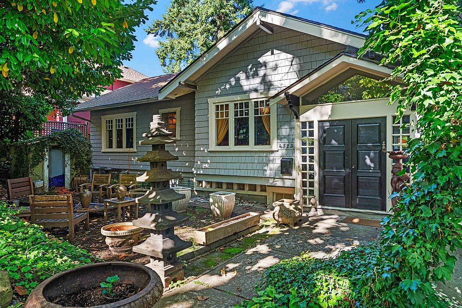 4523 W 1st Avenue Vancouver, BC - 2