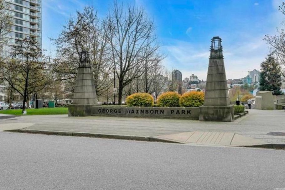 201 550 Pacific Street Vancouver, BC - 3