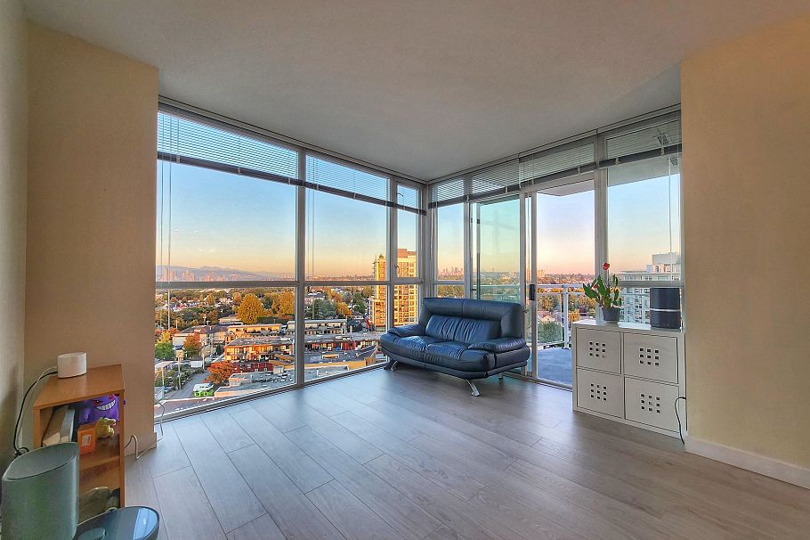 1307 4028 Knight Street Vancouver, BC - 3