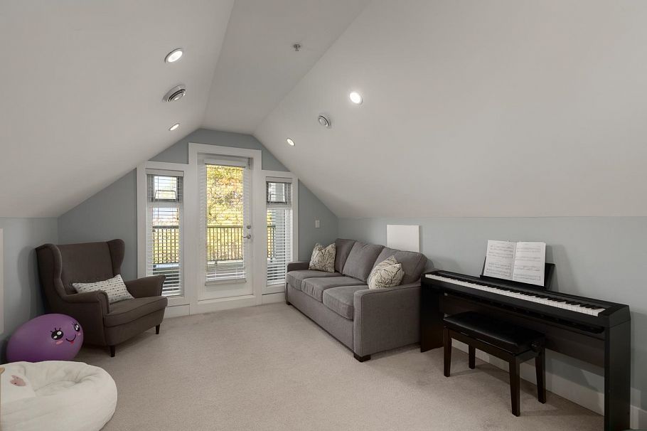 1082 E 10th Avenue Vancouver, BC - 26