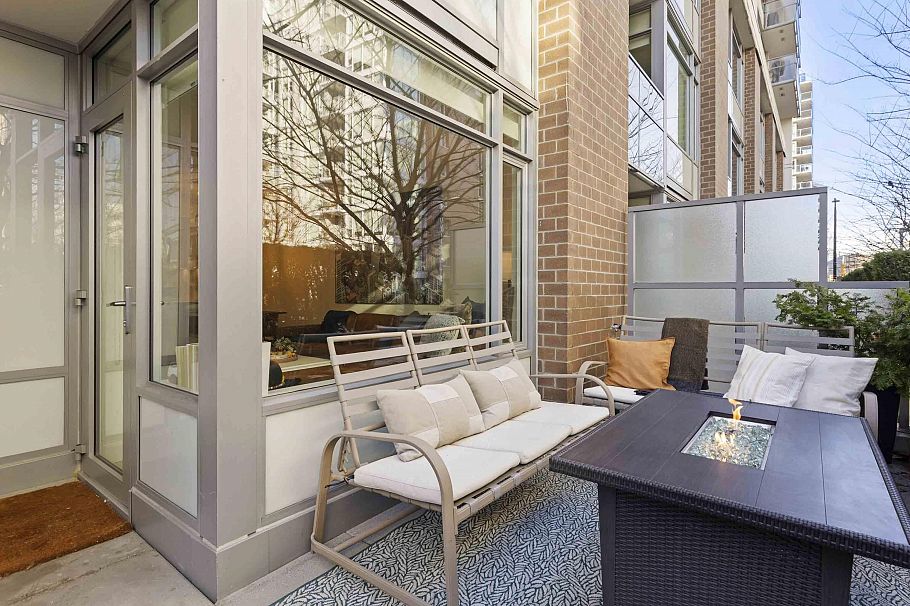 110 110 Switchmen Street Vancouver, BC - 4