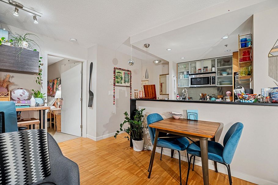 1901 33 Smithe Street Vancouver, BC - 11