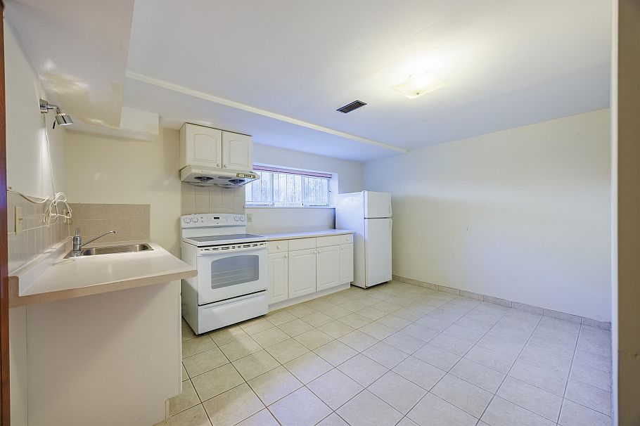 535 W 62nd Avenue Vancouver, BC - 11