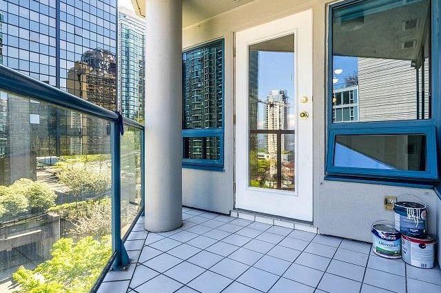 303 1415 W Georgia Street Vancouver, BC - 33