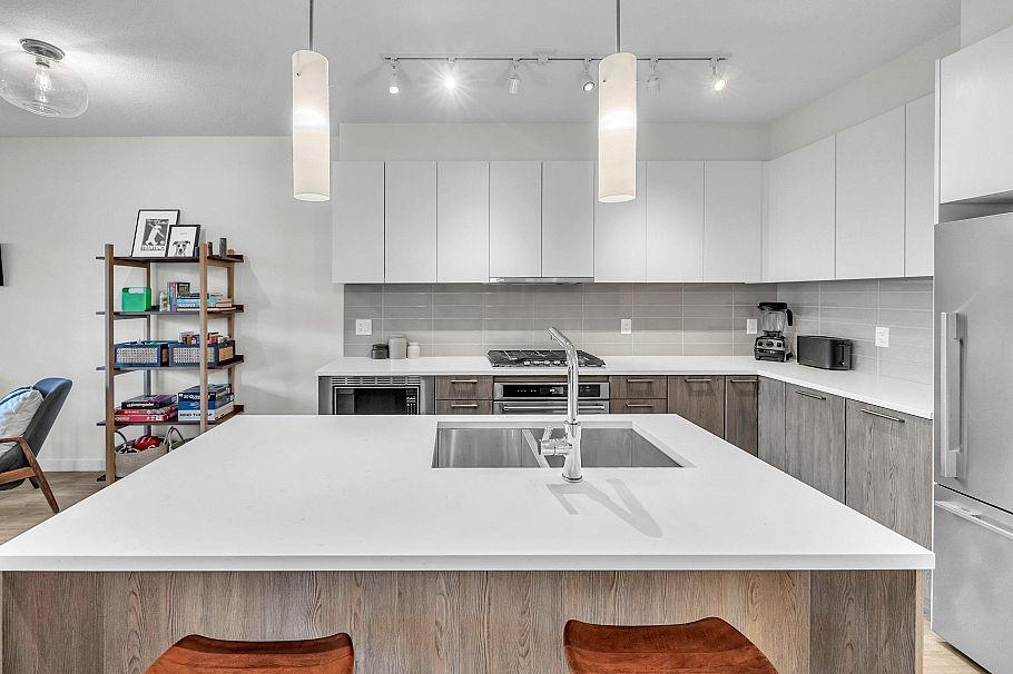 108 615 E 3rd Street North Vancouver, BC - 12