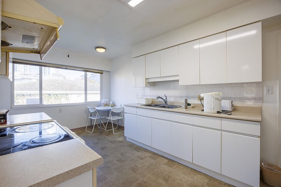 535 W 62nd Avenue Vancouver, BC - 6