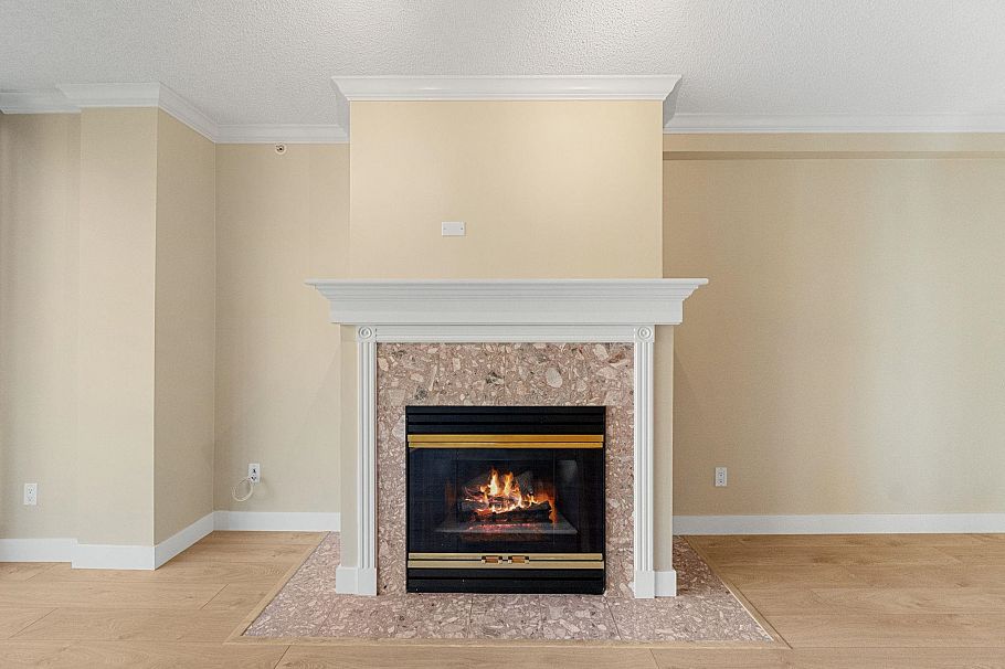 402 1818 Robson Street Vancouver, BC - 8