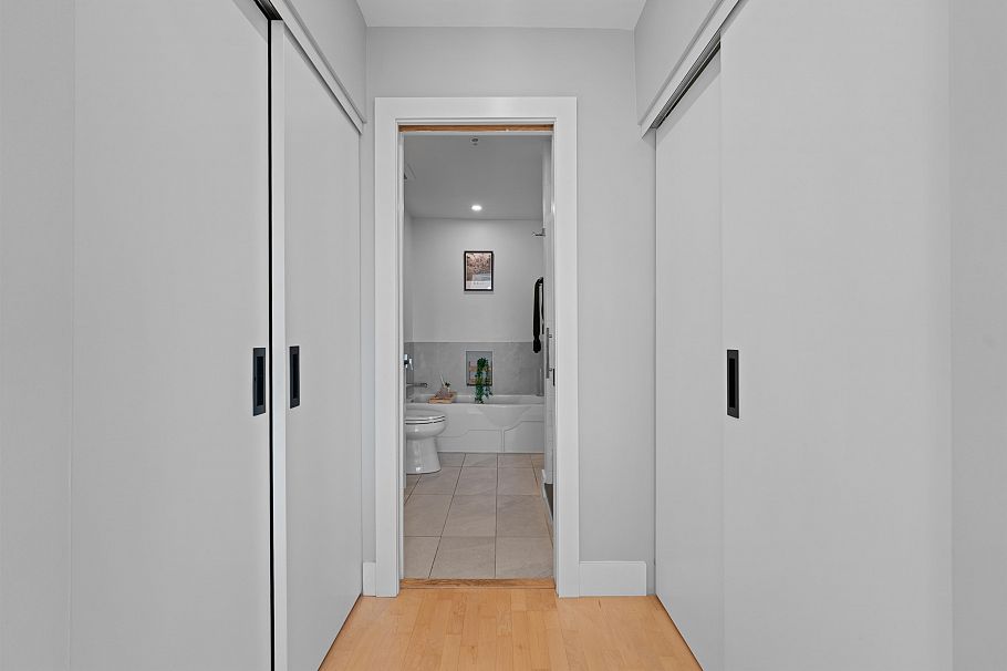 414 332 Lonsdale Avenue North Vancouver, BC - 17