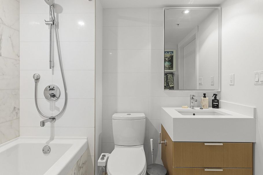 110 110 Switchmen Street Vancouver, BC - 27