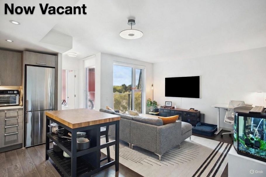 501 983 E Hastings Street Vancouver, BC - 1