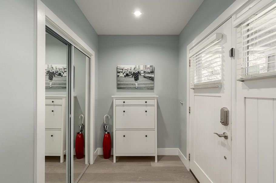 1082 E 10th Avenue Vancouver, BC - 2