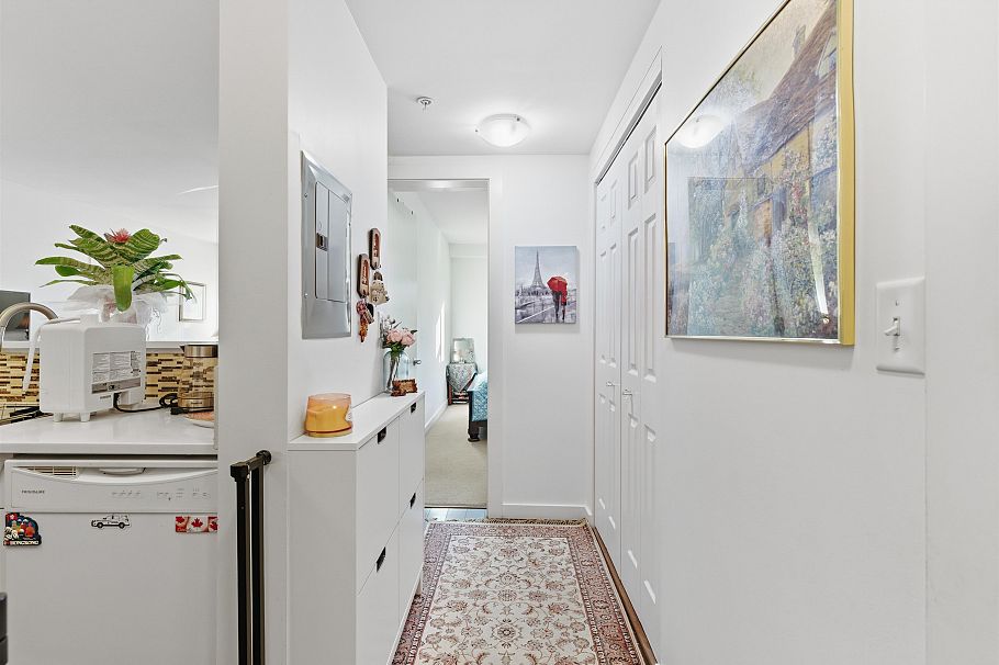 109 1033 St. Georges Avenue North Vancouver, BC - 14