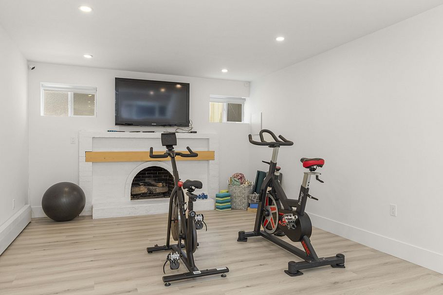 4615 W 7th Avenue Vancouver, BC - 31