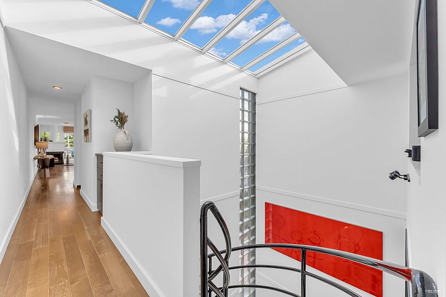 2243 Oak Street Vancouver, BC - 23