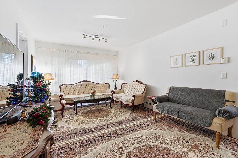 109 1033 St. Georges Avenue North Vancouver, BC - 6