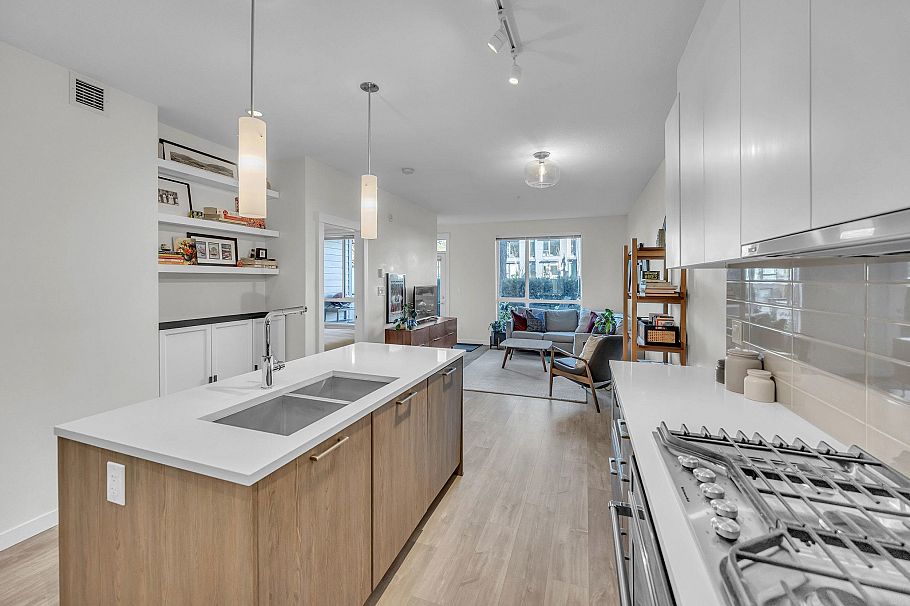 108 615 E 3rd Street North Vancouver, BC - 10