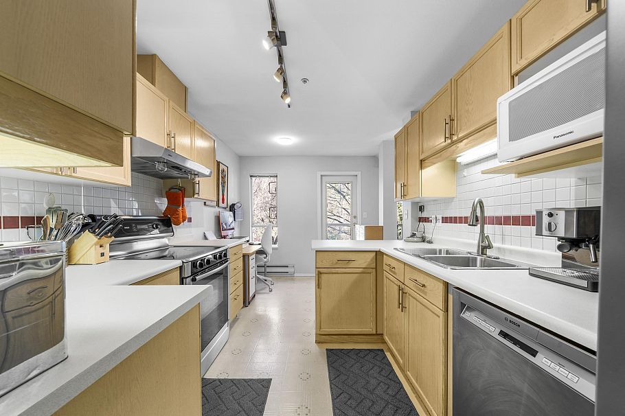 306 3400 SE Marine Drive Vancouver, BC - 7