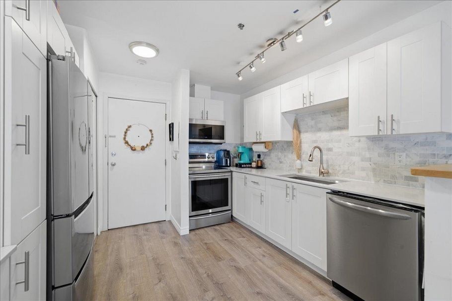 303 1433 E 1st Avenue Vancouver, BC - 22