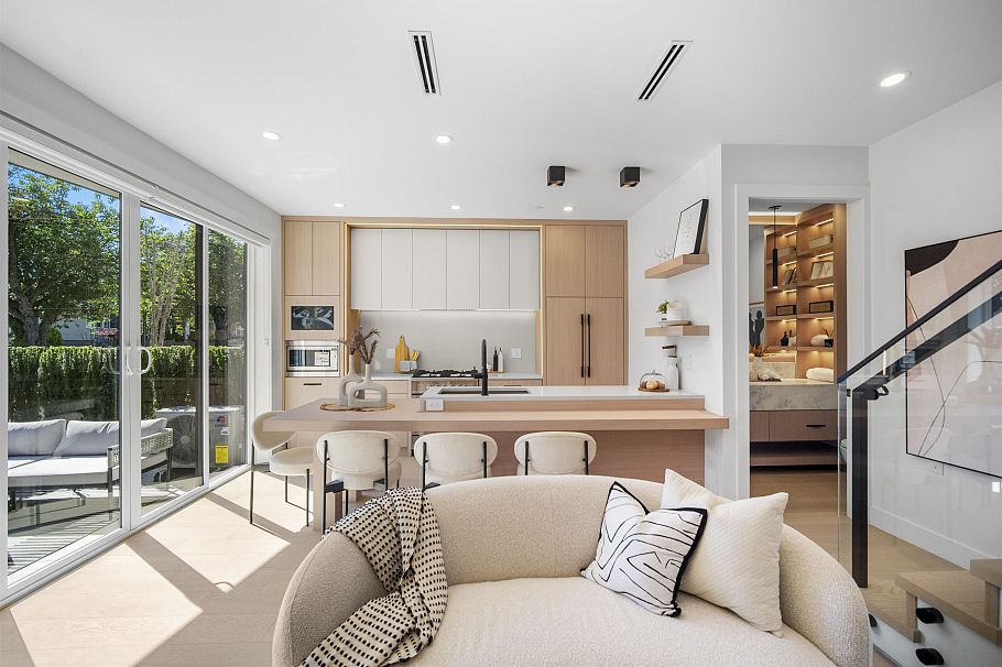 2 5033 Prince Albert Street Vancouver, BC - 3