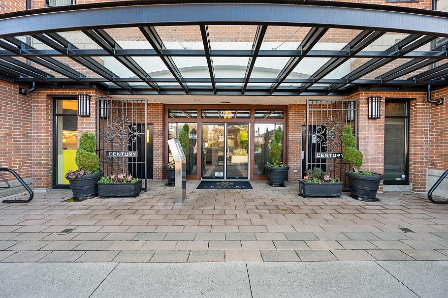 409 4550 Fraser Street Vancouver, BC - 2