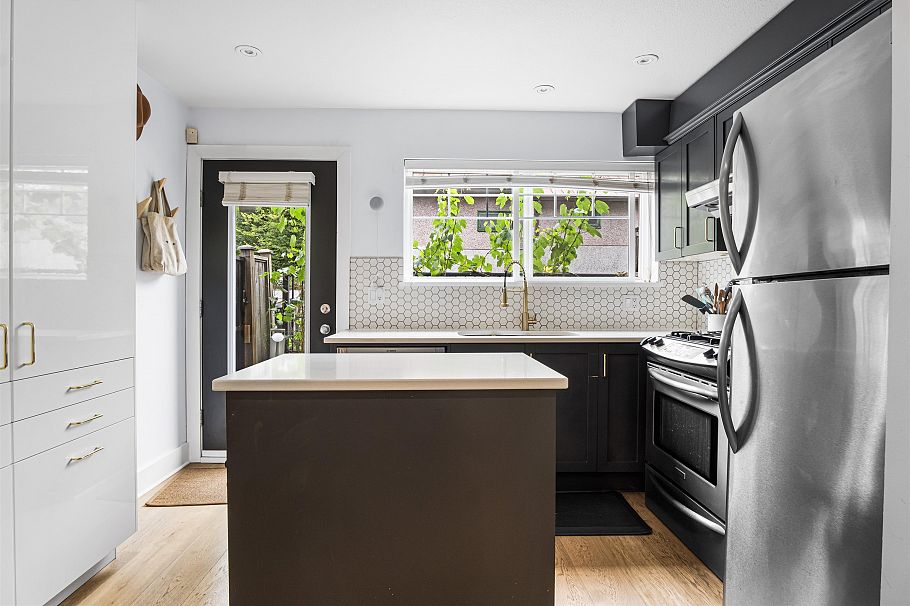 5 1638 E Georgia Street Vancouver, BC - 9