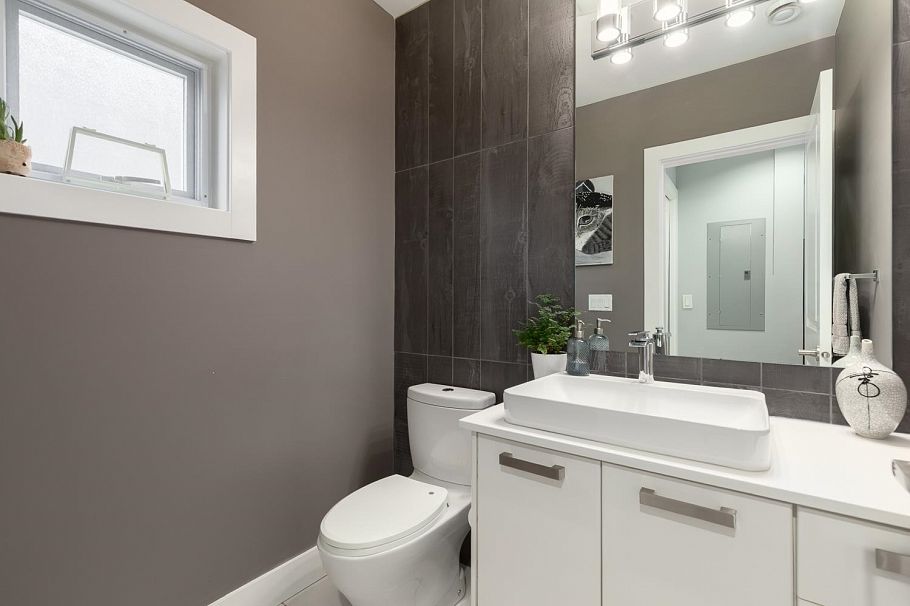 1082 E 10th Avenue Vancouver, BC - 14