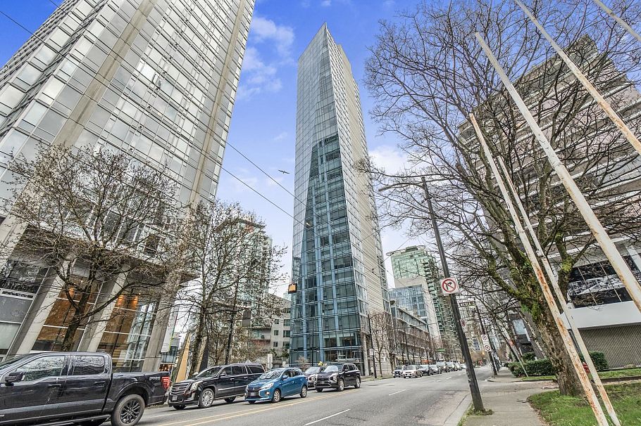1201 1499 W Pender Street Vancouver, BC - 2