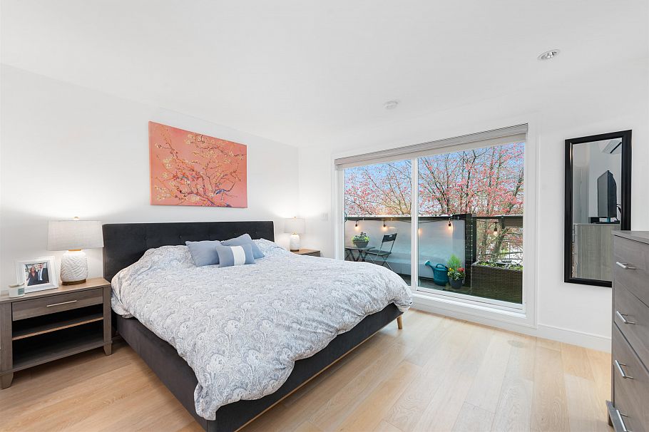 705 Victoria Drive Vancouver, BC - 25