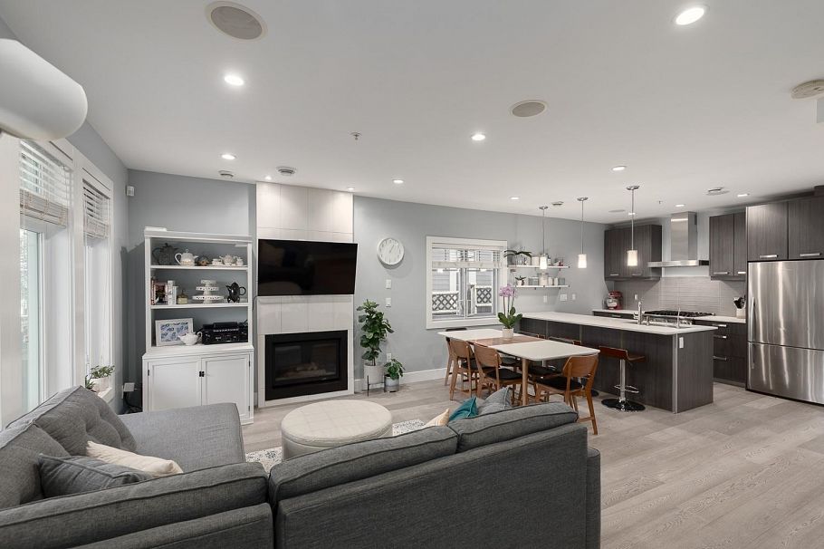 1082 E 10th Avenue Vancouver, BC - 4