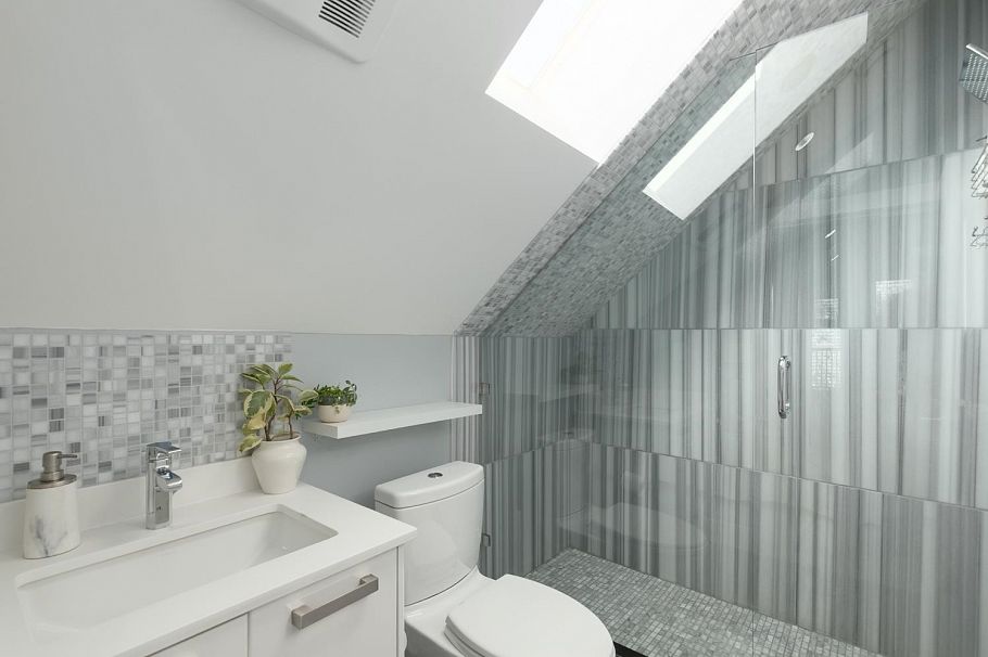 1082 E 10th Avenue Vancouver, BC - 27