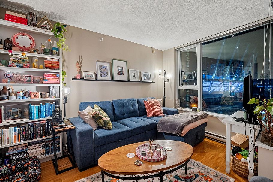 1901 33 Smithe Street Vancouver, BC - 3