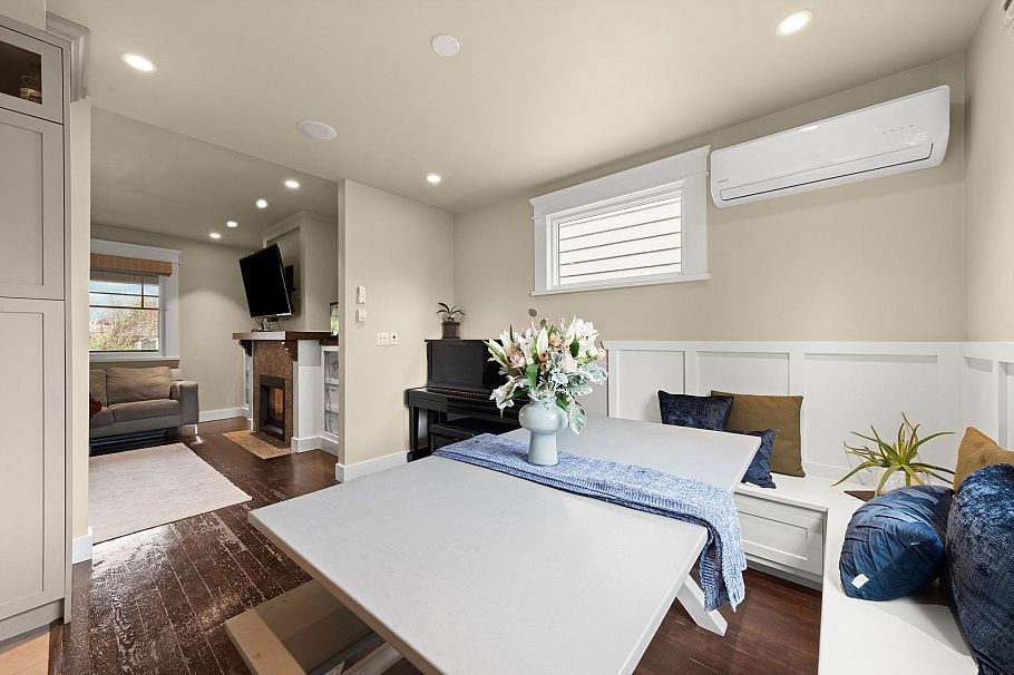 2576 Oxford Street Vancouver, BC - 9