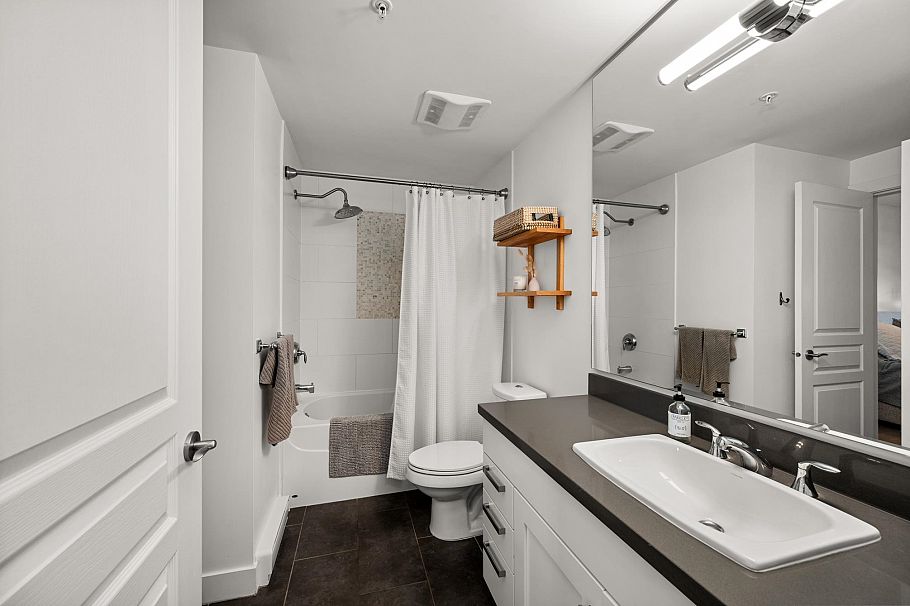 409 4550 Fraser Street Vancouver, BC - 11