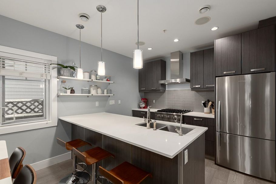 1082 E 10th Avenue Vancouver, BC - 10