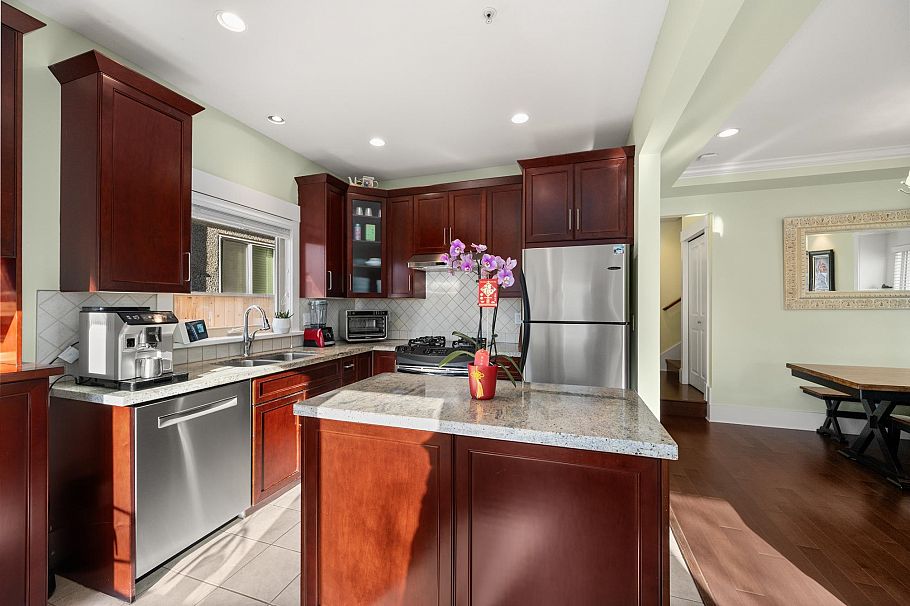 720 W 68th Avenue Vancouver, BC - 13