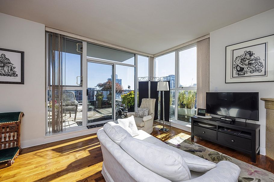 1702 121 W 16th Street North Vancouver, BC - 7