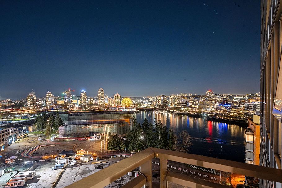 1901 33 Smithe Street Vancouver, BC - 5