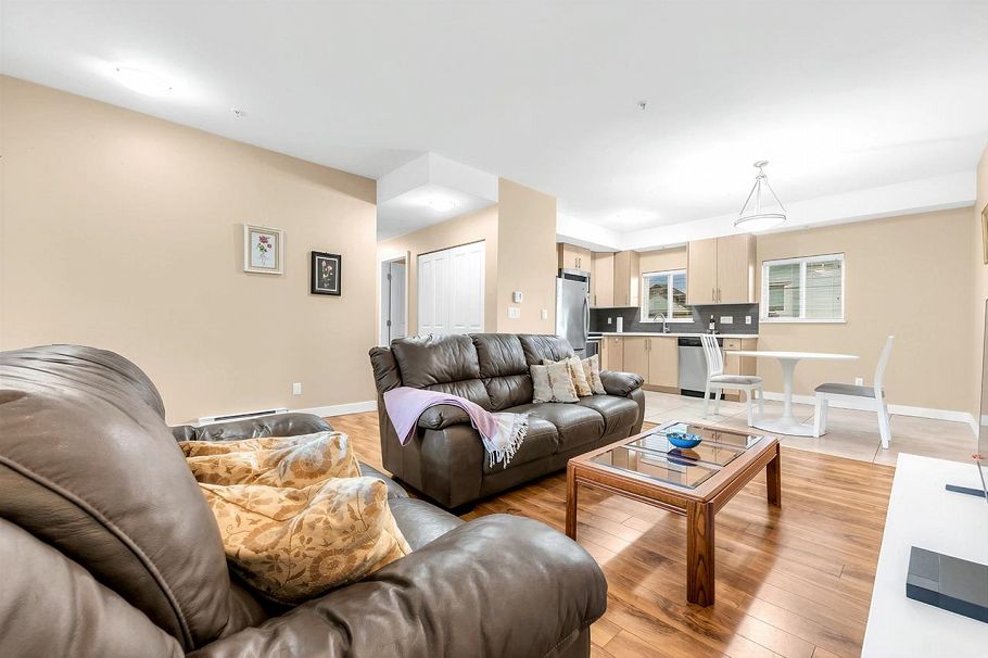 121 3888 Norfolk Street Burnaby, BC - 4