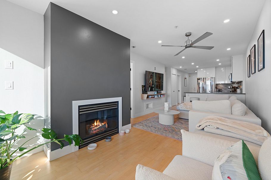 414 332 Lonsdale Avenue North Vancouver, BC - 13