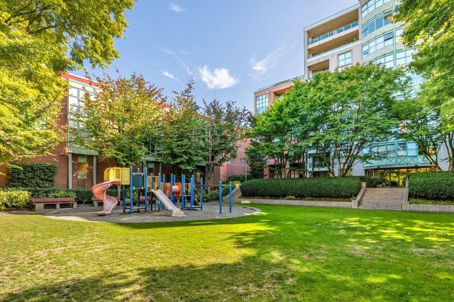 412 518 W 14th Avenue Vancouver, BC - 24