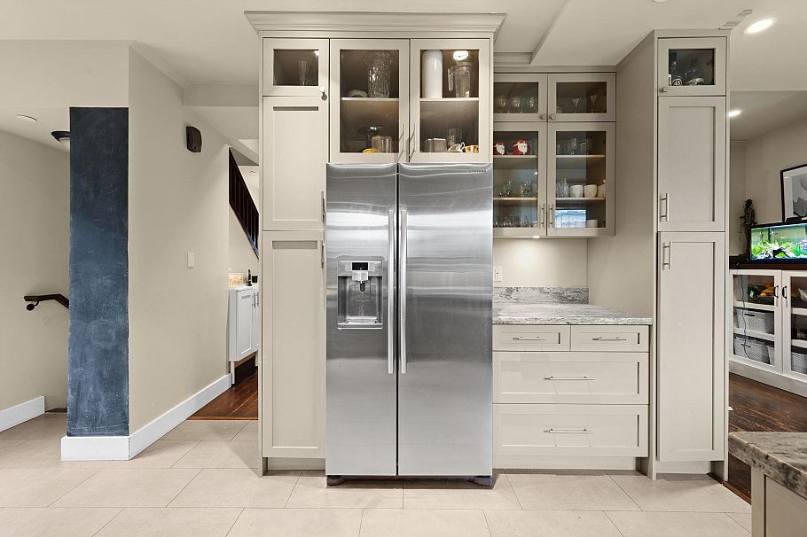 2576 Oxford Street Vancouver, BC - 4